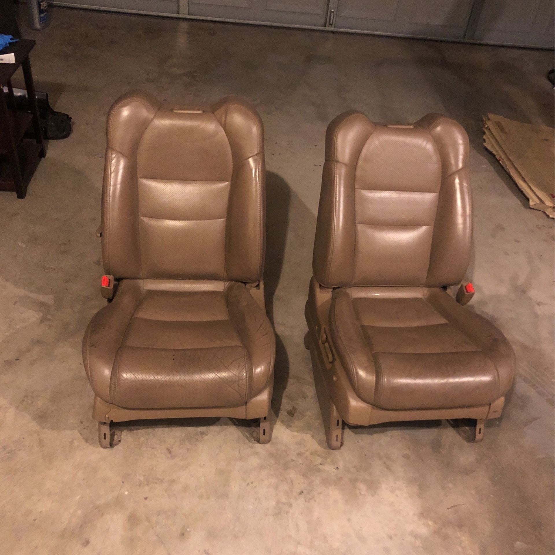 Front Seats Acura MDX 2001