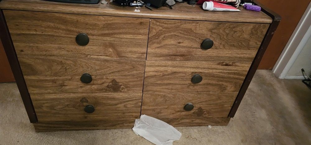 Matching Bedroom Set 