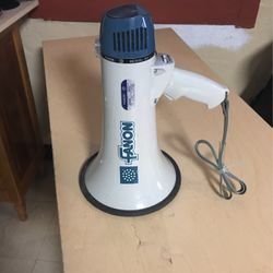 Transistorizea Megaphone