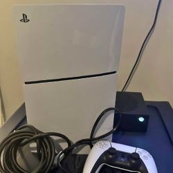 BRAND NEW PS5 SLIM 1TB 