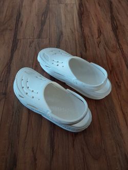 White Crocs Classic Crush Clogs Size 11 New
