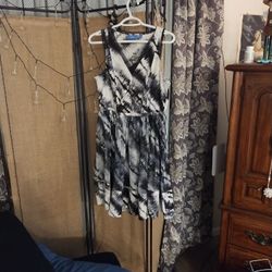 Adorable Vera Wang Dress Size Medium 