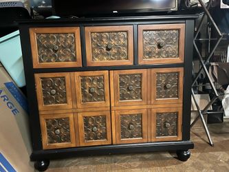 PIER 1 Cabinet