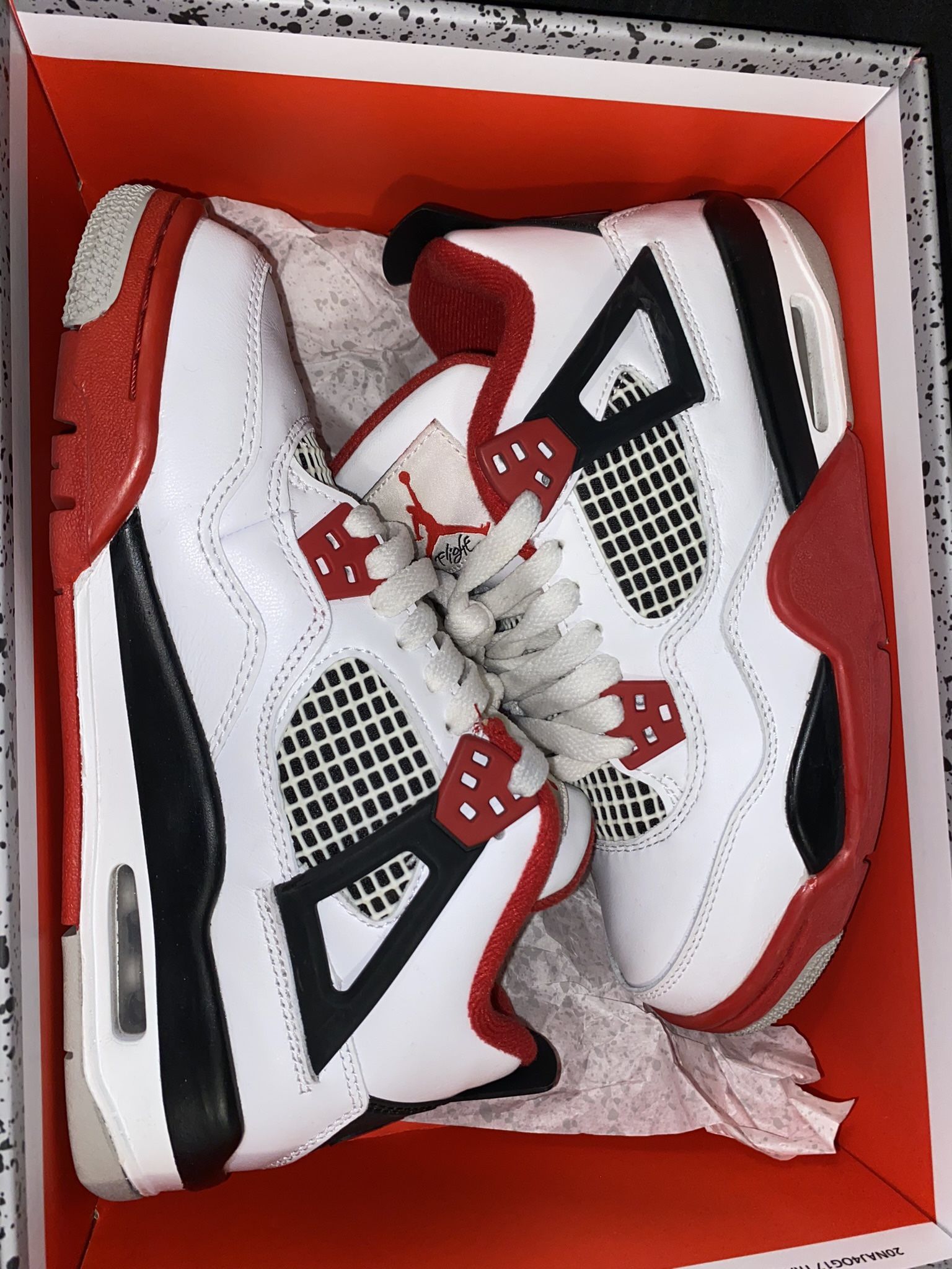 Air Jordan 4 Retro “Fire Red”