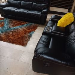 *Now Available!!!*---Charming Santiago Black Leather Reclining Sofa/Loveseat Sets---Delivery And Financing Available🤭