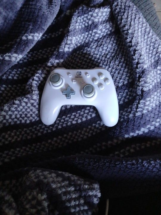 Nitendo Switch Pro Controller With Wire