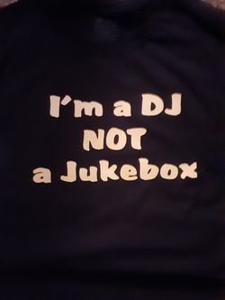 Black T shirt For Djs " I'm a DJ not a jukebox " mens xl ( brand new)