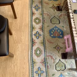 FREE Used Rug 113 in L X 73 in W In Good Condition Just Needs Cleaning 