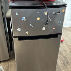 Medium Refrigerator