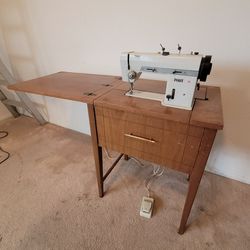 PFAFF SEWING MACHINE WITH SOLID WOOD CABINET 