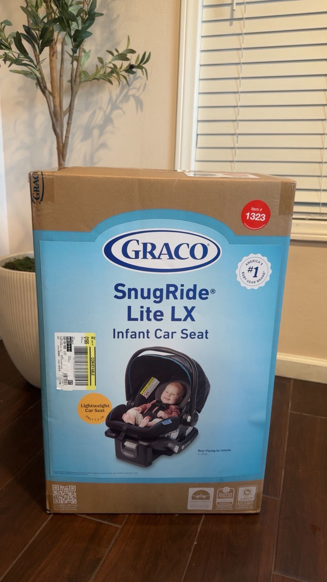 NEW Graco SnugRide Lite LX Infant Car Seat - NUEVO