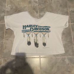 Vintage 90s Harley Davidson T-Shirt Women’s M/L 3D Emblem Biker Feathers