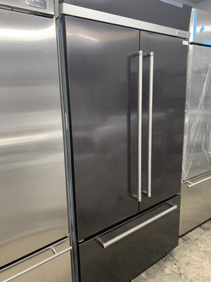 Photo Kitchen aid 42” built in French door in dark stainless 2019 model