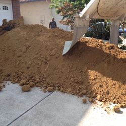 FREE CLEAN DIRT/DELIVERED  10-20cyd minimum 