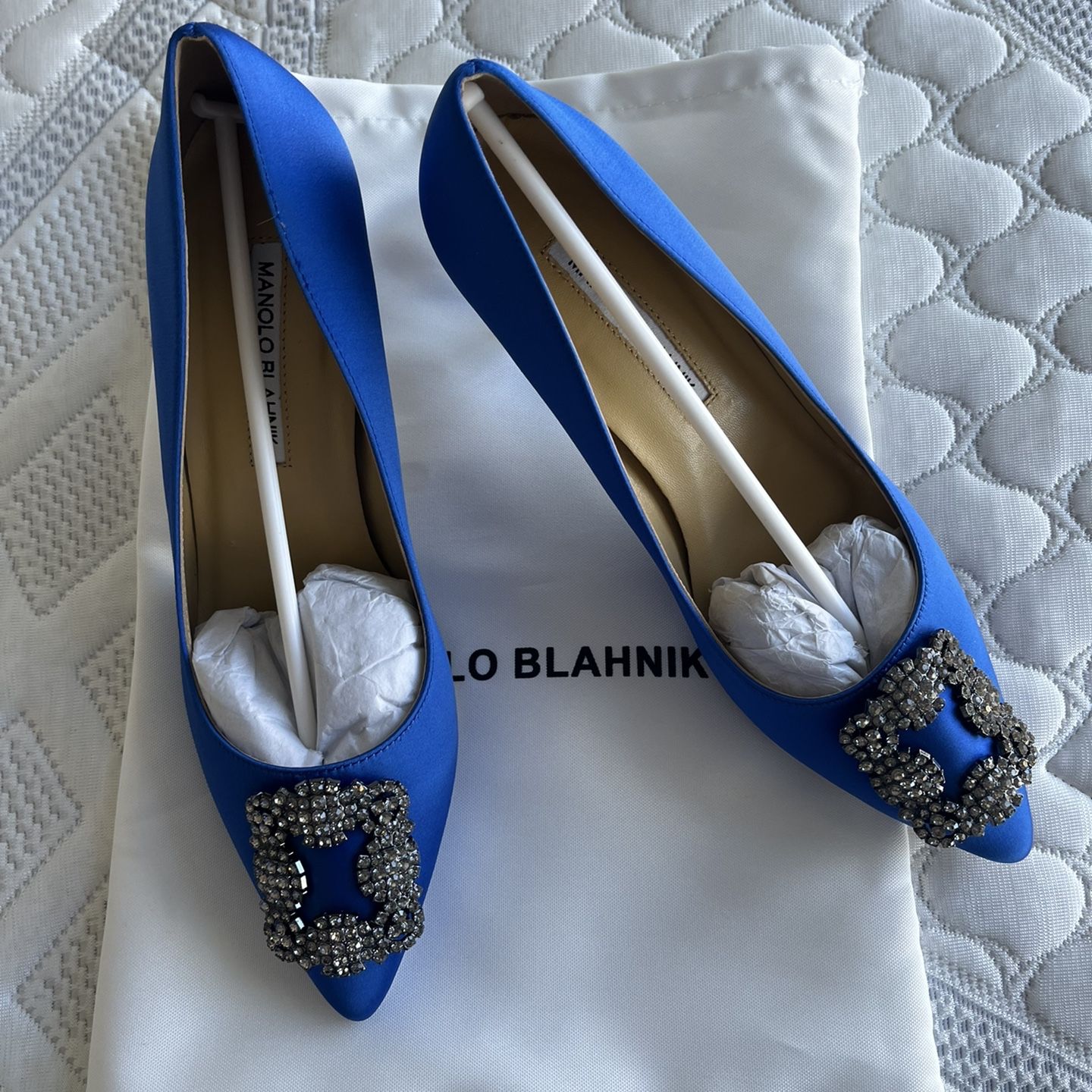 blue size 39/8.5 heels NEW