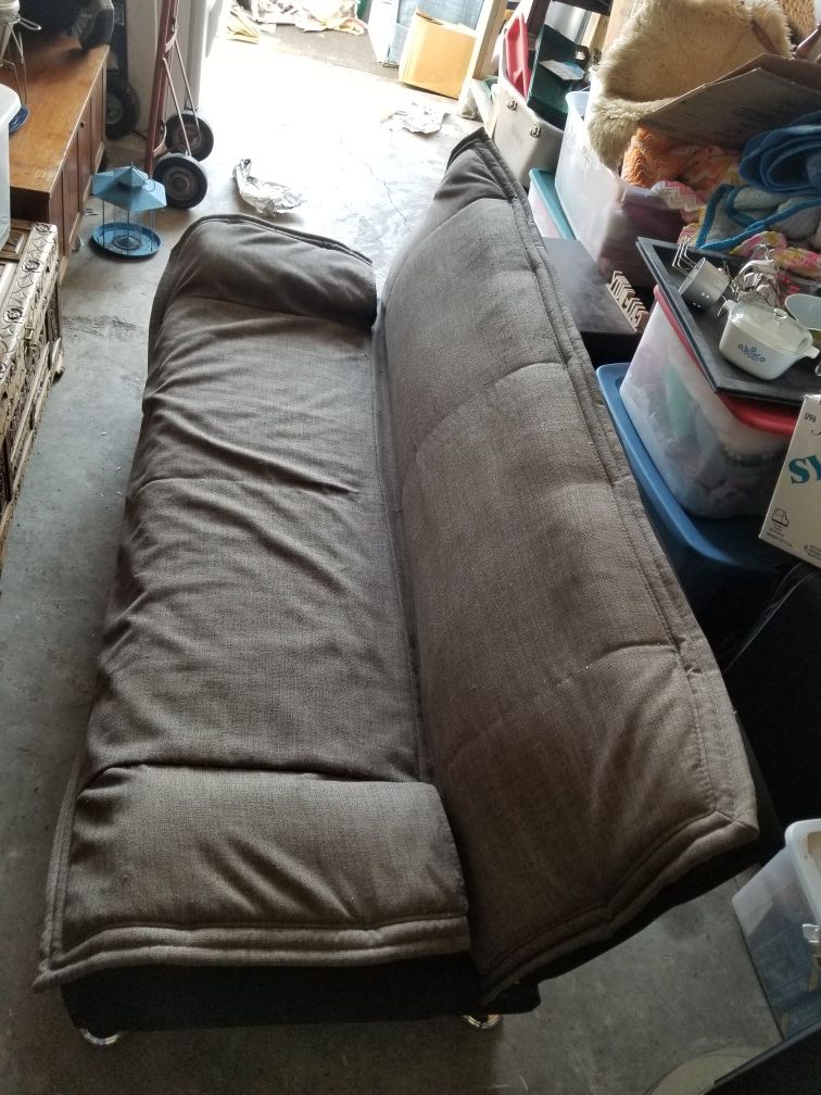 FUTON COUCH /BED