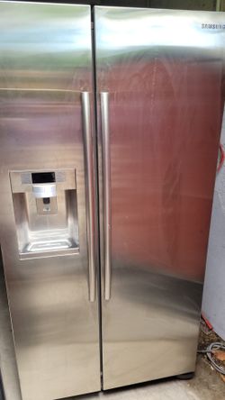 SAMSUNG COUNTER DEPTH REFRIGERATOR WORKS