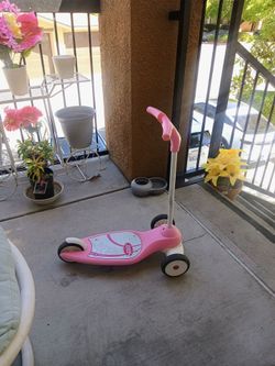LITTLE GIRLS SCOOTER