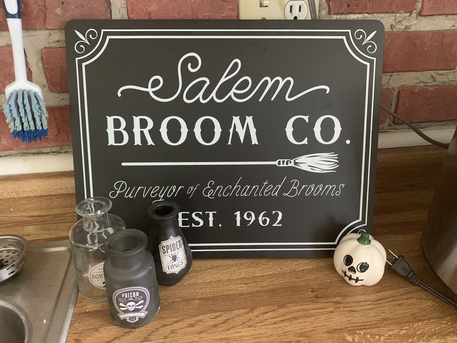 Halloween decor set