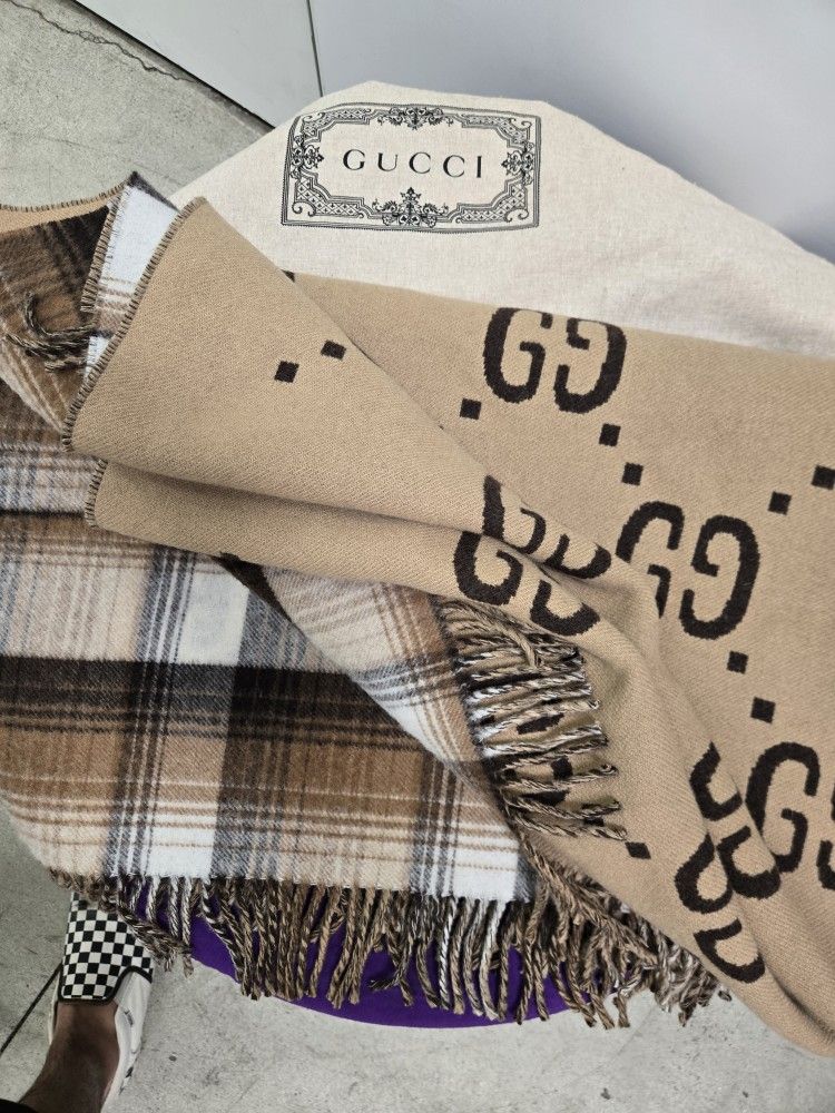 Gucci Throw Blanket (W Storage Bag/box)