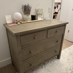Dresser Like New Pottery Barn