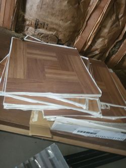 Peel and stick floor tile