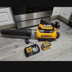 DEWALT 60V MAX BLOWER WITH 60V 6AH BATTERY AND 6AMP CHARGER LIKE NEW 
MOD#DCBL777