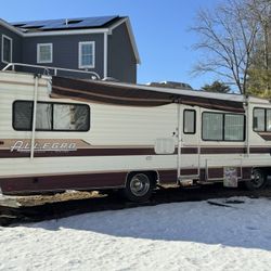 Allegro 38 foot motorhome with brand new motor