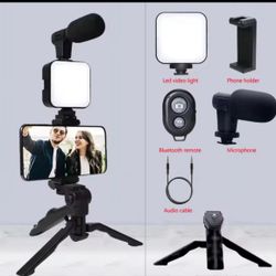 Smartphone Vlogging Kit With Tripod Phone Holder Mini Microphone LED Fill Light Starter For TikTok Live Stream Video YouTube