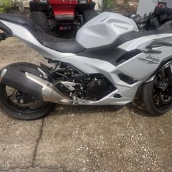 2025 Kawasaki Ninja 500 ABS
