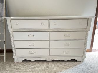 Shabby chic Dresser 