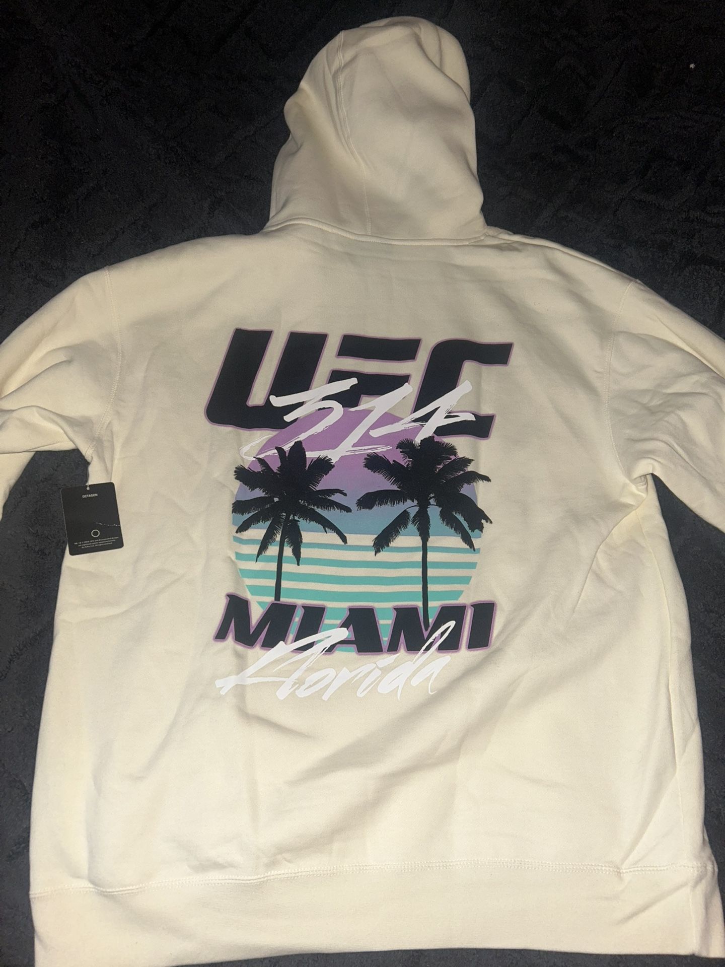 UFC MIAMI HOODIE SIZE 2XL