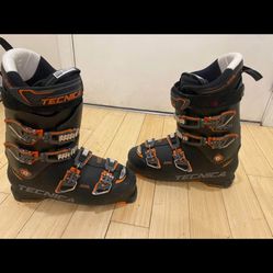 Technica Mach 1 men’s ski boots