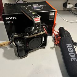 Sony Alpha a7R III Mirrorless Digital Camera 