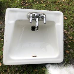 Vintage Cast Iron Bathroom Sink ( Please See Pictures For Details) 