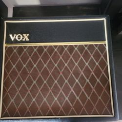 Vox Pathfinder 15r Amp With Vox VFS2 foot Switch