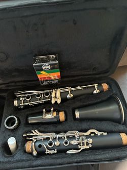 Nuova Clarinet with New Box of Reeds $120 Firm