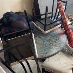 Kitchen Table With 4 Chairs /Glass Top