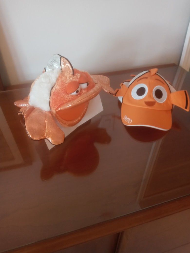 Disney Nemo Hat And Aurora Plush Puppet