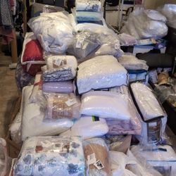 "Anything for $25"-New JC Penny-Home -> Bedding- Blankets, Throws & Quilts. "Check Description"