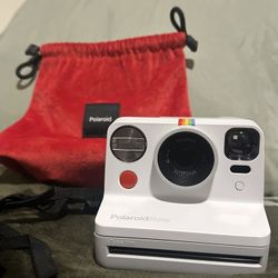 Polaroid Now Instant Camera, Generation 3 In pebble White 