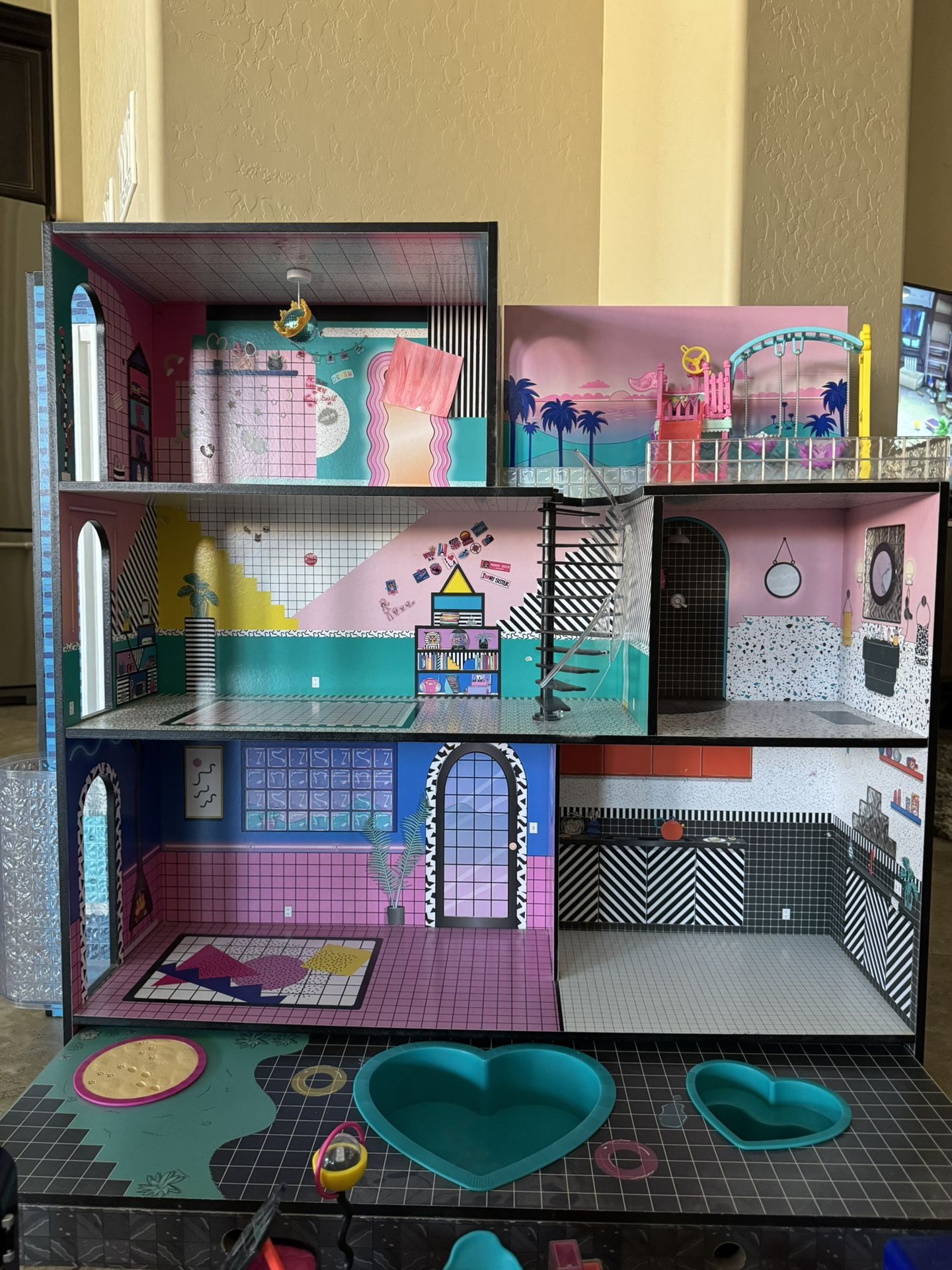 LOL Surprise OMG Doll House with furniture.