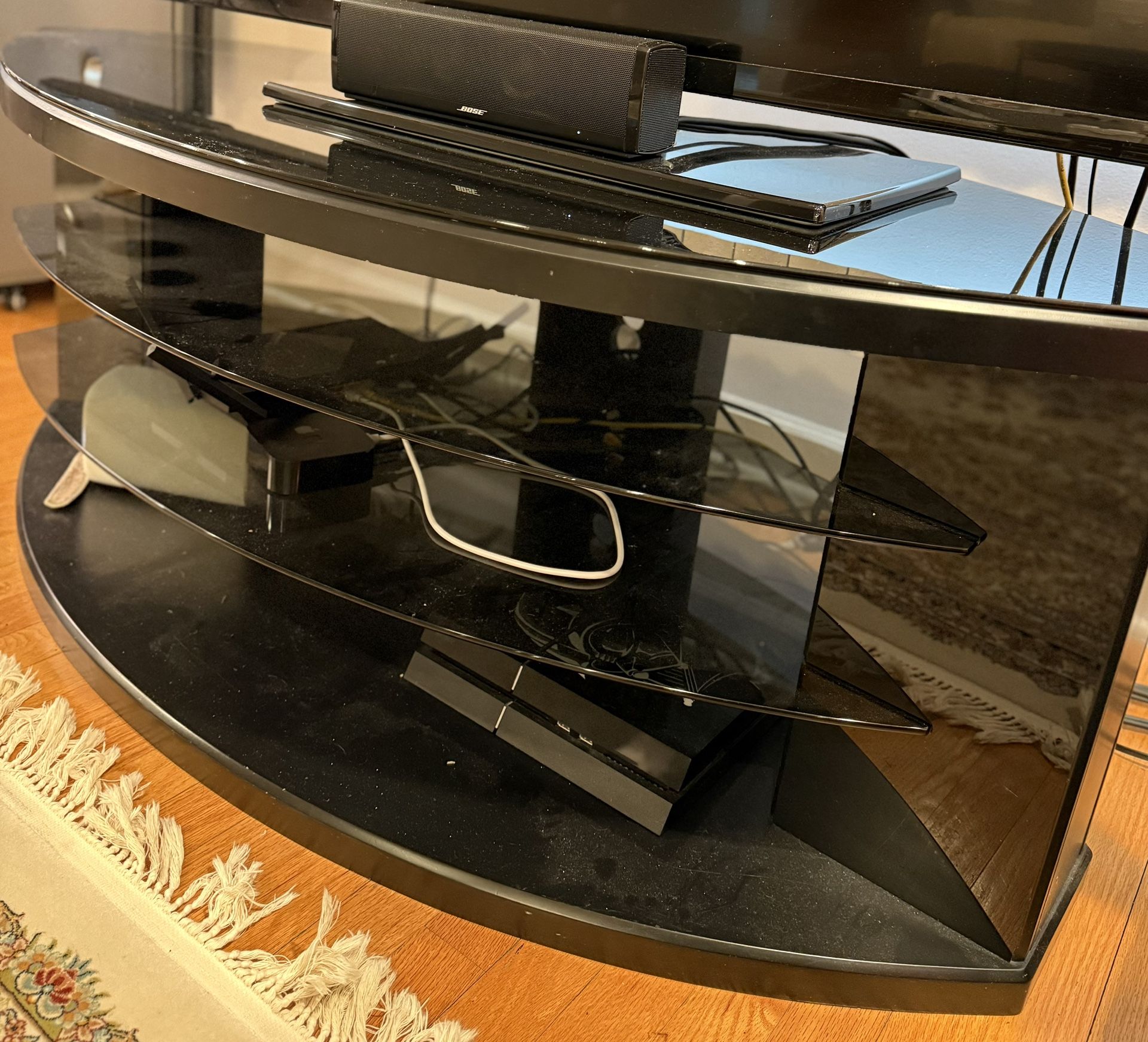 Tv stand/Entertainment center