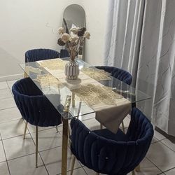 Dinning Chair Set Of 4 For Sale 