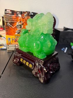 Chinese Feng Shui Pixiu Pi Yao Green Faux Jade Resin Wealth Guardian Statue