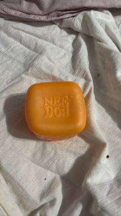 GLOW IN THE DARK NEEDOH