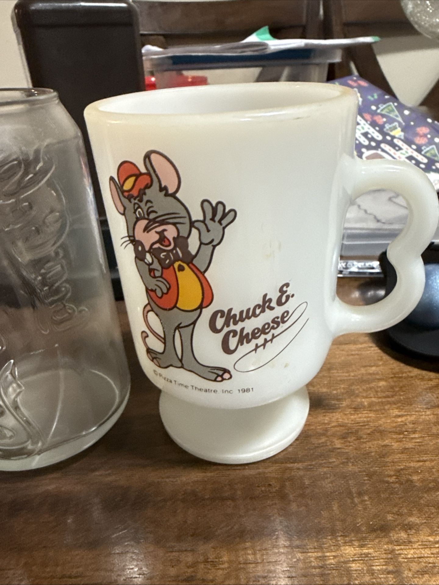 Vintage Cups ReadDescription