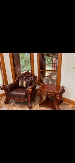Luxury Traditional Living Room Furniture – Excellent Condition