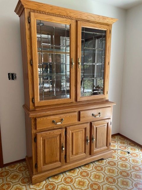 Sweet Quaint Solid Oak Mirrored Light Up Hutch. Perfect Condition and Size