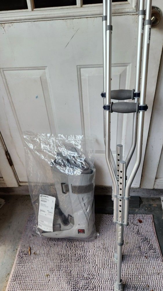 Crutches & Brace